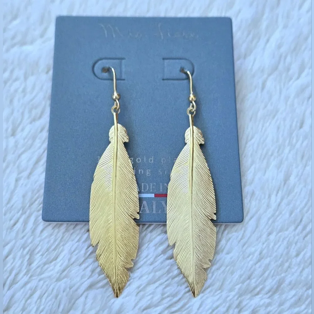 Mia Fiore Textured Gold💛 Feather🪶 Earrings